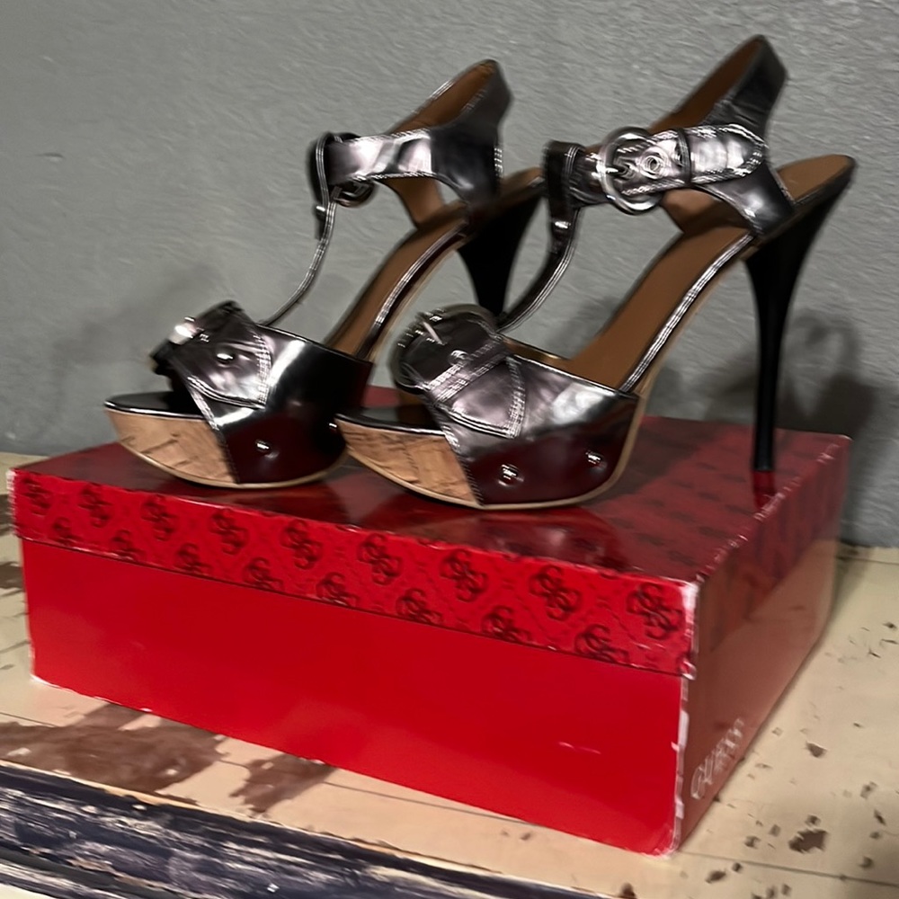 Guess High Heels size 8.5/Medium in Width